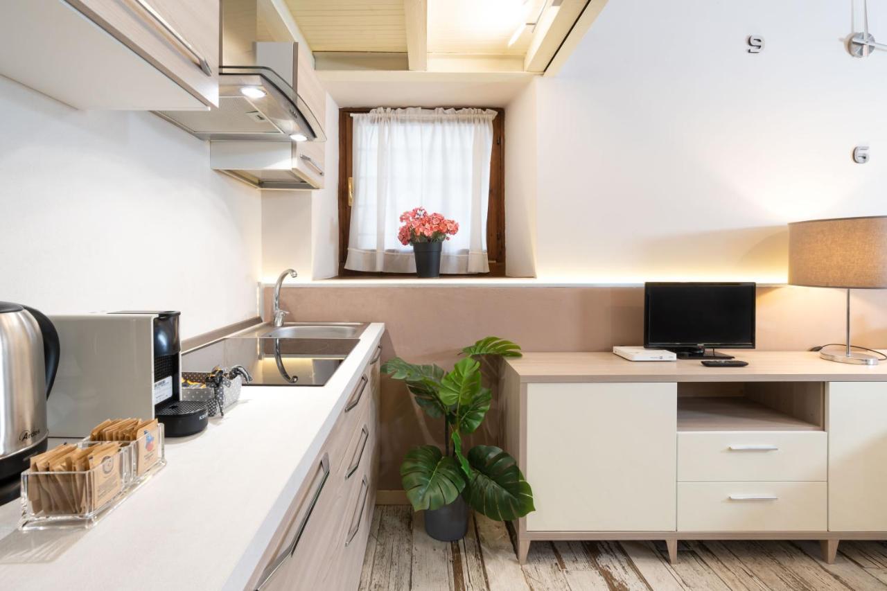 Romeo And Juliet Apartments เวโรนา ภายนอก รูปภาพ
