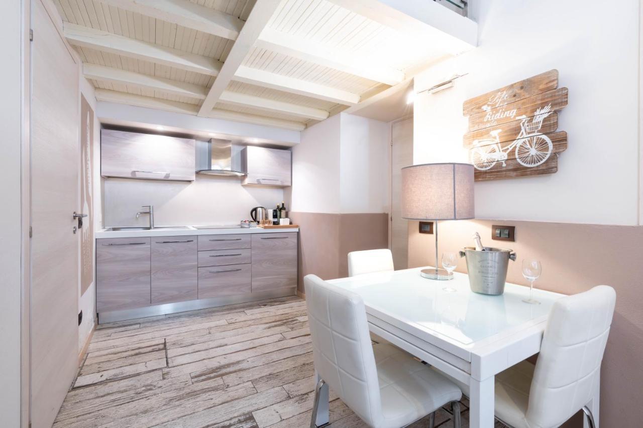 Romeo And Juliet Apartments เวโรนา ภายนอก รูปภาพ