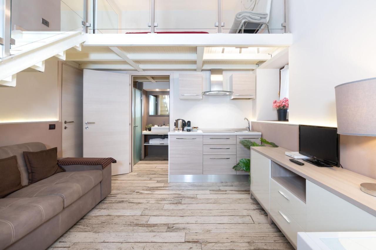 Romeo And Juliet Apartments เวโรนา ภายนอก รูปภาพ