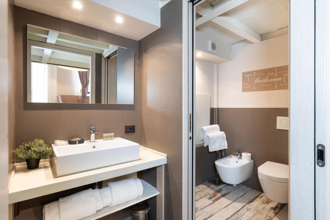 Romeo And Juliet Apartments เวโรนา ภายนอก รูปภาพ