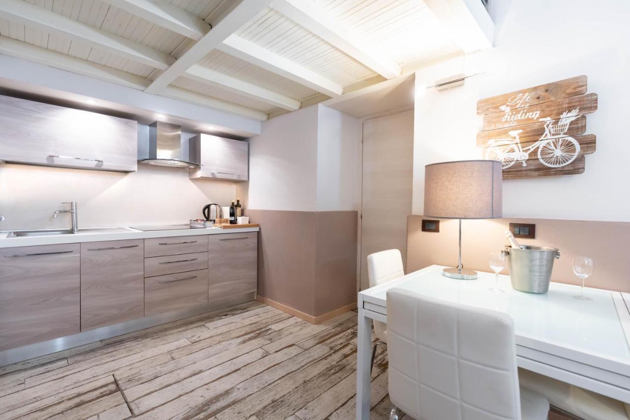 Romeo And Juliet Apartments เวโรนา ภายนอก รูปภาพ